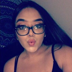 Meet your Posher, Mia